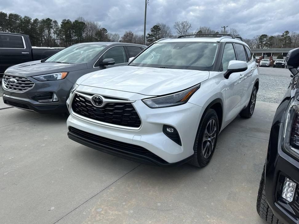 TOYOTA HIGHLANDER 2021 5TDGZRAH0MS077421 image