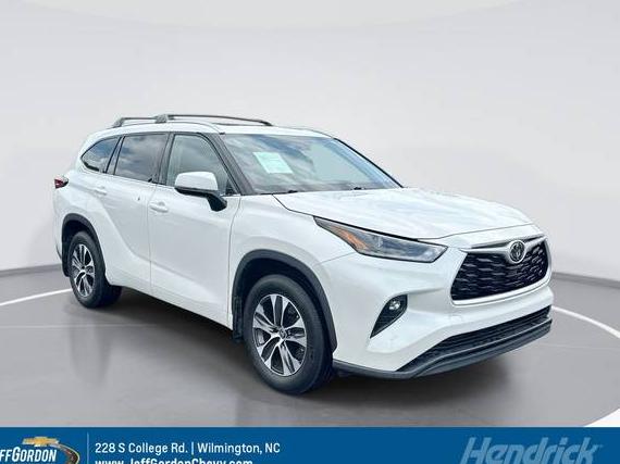 TOYOTA HIGHLANDER 2021 5TDHZRBH8MS127033 image