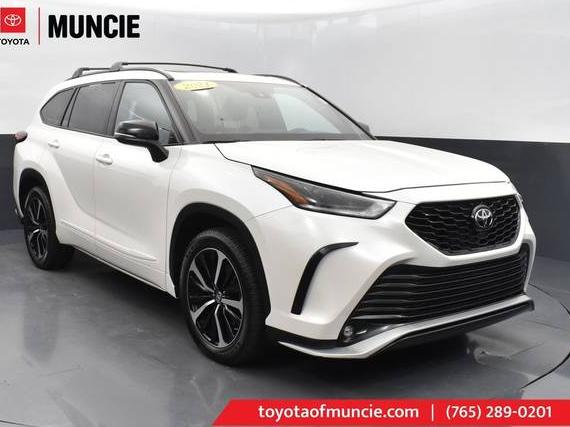 TOYOTA HIGHLANDER 2021 5TDJZRBH2MS139454 image