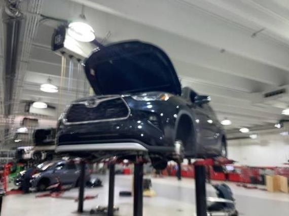 TOYOTA HIGHLANDER 2021 5TDFZRBH4MS149439 image