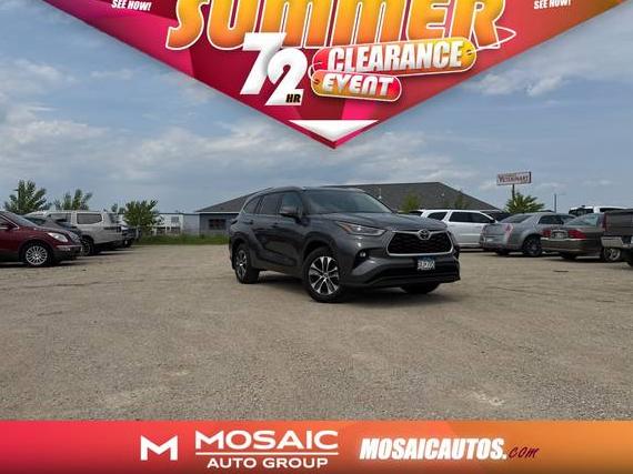 TOYOTA HIGHLANDER 2021 5TDGZRBH6MS551418 image