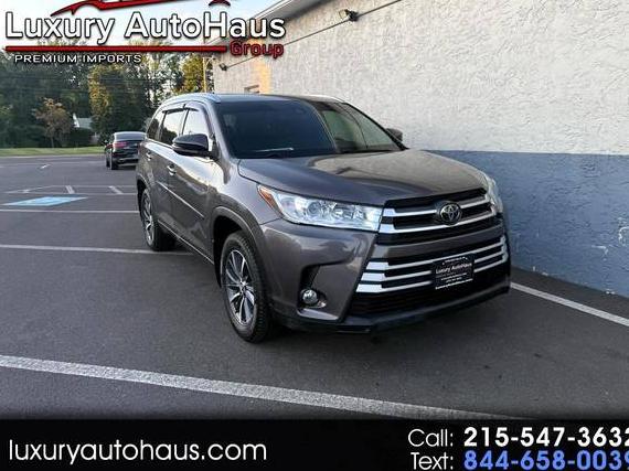 TOYOTA HIGHLANDER 2017 5TDJZRFH3HS480619 image