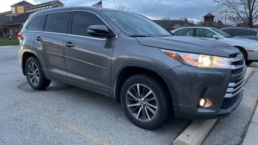 TOYOTA HIGHLANDER 2017 5TDJZRFH6HS472577 image