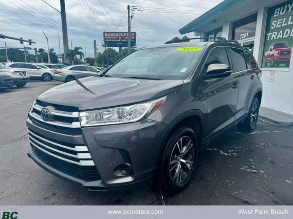 TOYOTA HIGHLANDER 2017 5TDZARFH7HS026898 image