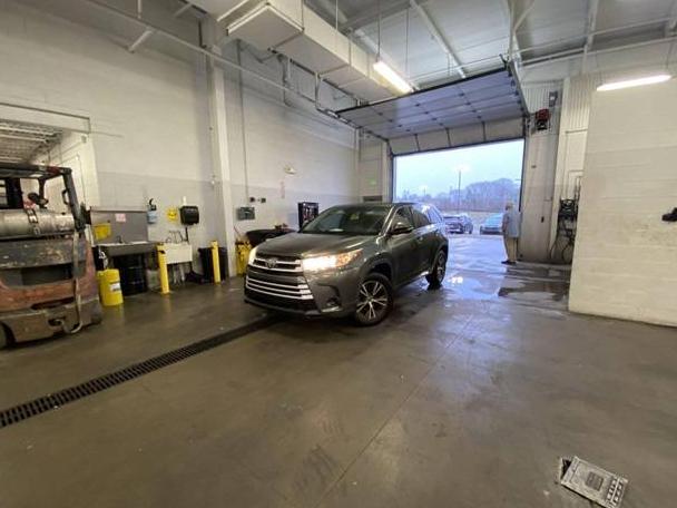 TOYOTA HIGHLANDER 2017 5TDZARFH7HS024679 image