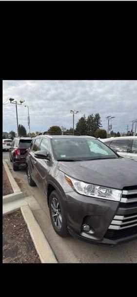 TOYOTA HIGHLANDER 2017 5TDJZRFH3HS437933 image TOYOTA HIGHLANDER 2017 5TDJZRFH3HS437933 image