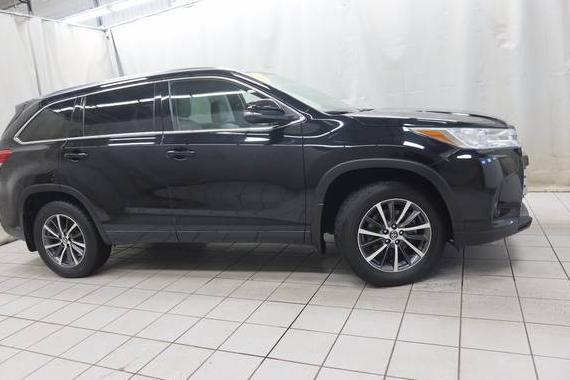 TOYOTA HIGHLANDER 2017 5TDJZRFH8HS509998 image