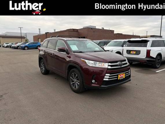 TOYOTA HIGHLANDER 2017 5TDJZRFH6HS400617 image