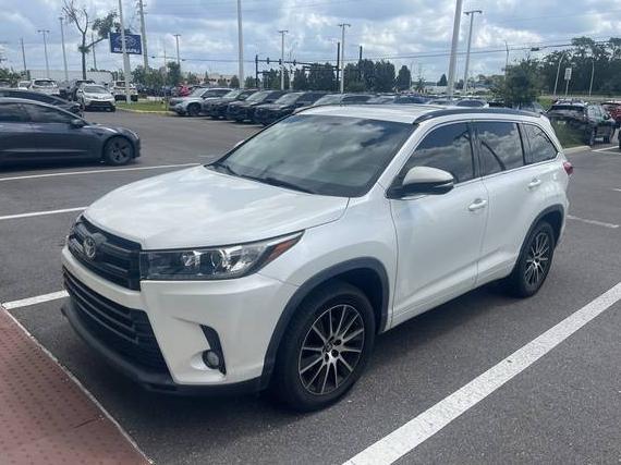 TOYOTA HIGHLANDER 2017 5TDKZRFH2HS220121 image