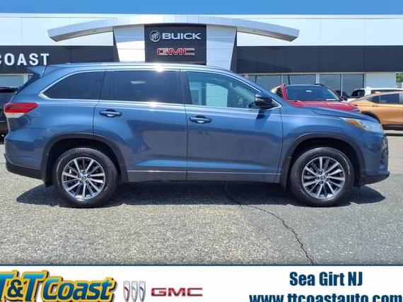 TOYOTA HIGHLANDER 2017 5TDJZRFH7HS399297 image