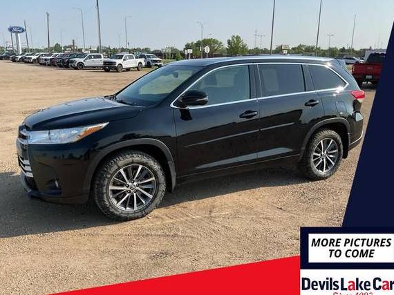 TOYOTA HIGHLANDER 2017 5TDJZRFH2HS395447 image