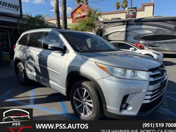 TOYOTA HIGHLANDER 2017 5TDKZRFHXHS524197 image TOYOTA HIGHLANDER 2017 5TDKZRFHXHS524197 image