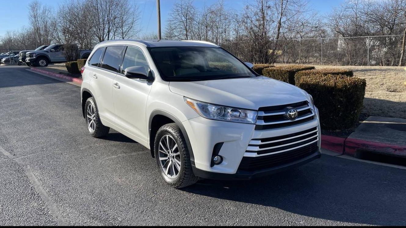 TOYOTA HIGHLANDER 2017 5TDKZRFH3HS520007 image