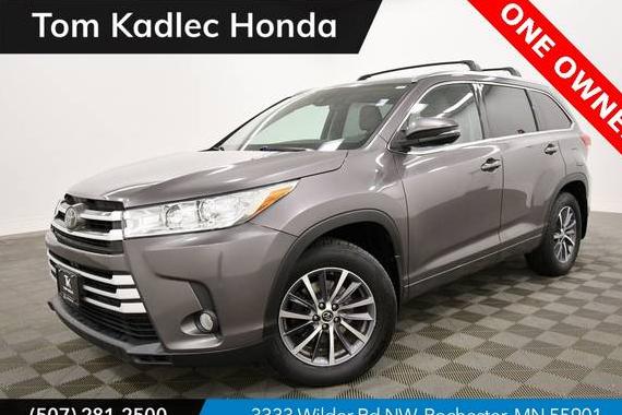 TOYOTA HIGHLANDER 2017 5TDJZRFH6HS413545 image