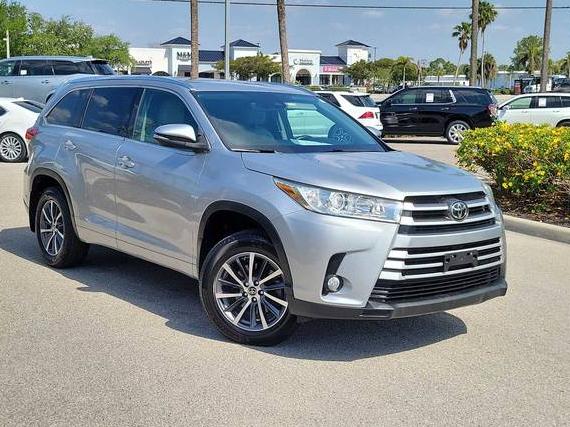 TOYOTA HIGHLANDER 2017 5TDJZRFH3HS398941 image