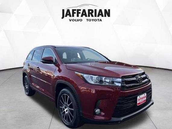 TOYOTA HIGHLANDER 2017 5TDJZRFH4HS510002 image