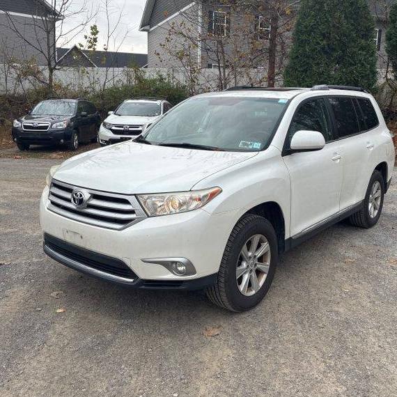 TOYOTA HIGHLANDER 2012 5TDBK3EH2CS135095 image TOYOTA HIGHLANDER 2012 5TDBK3EH2CS135095 image