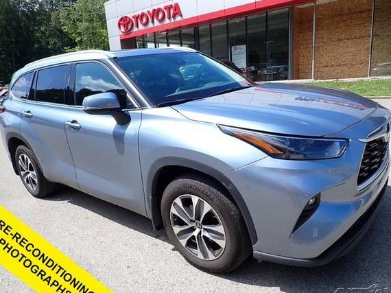 TOYOTA HIGHLANDER 2022 5TDHZRBHXNS235218 image