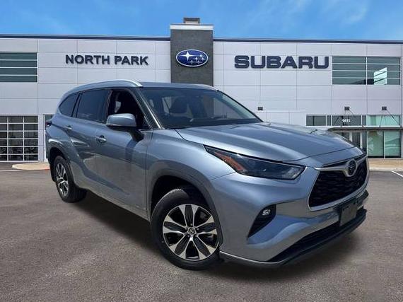 TOYOTA HIGHLANDER 2022 5TDGZRBH8NS205419 image