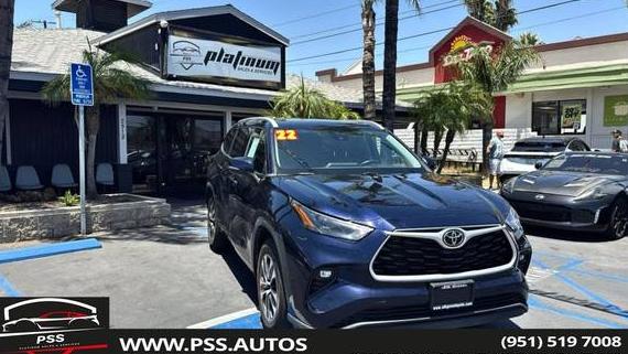 TOYOTA HIGHLANDER 2022 5TDGZRAH5NS553759 image