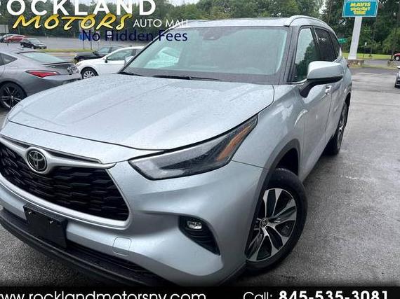 TOYOTA HIGHLANDER 2022 5TDHZRBH4NS227938 image