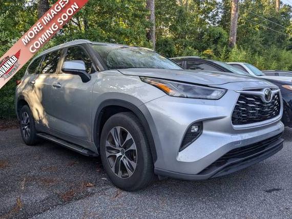 TOYOTA HIGHLANDER 2022 5TDGZRAH4NS138061 image
