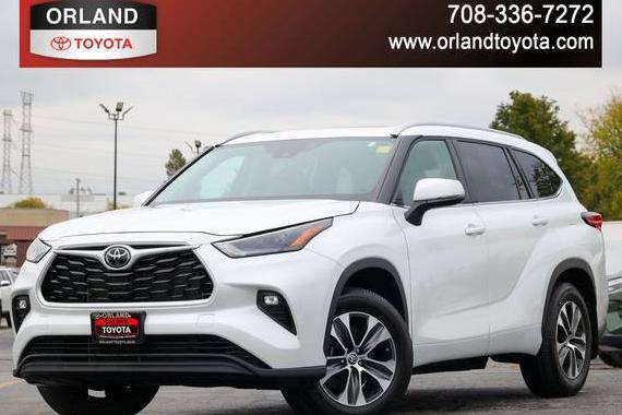 TOYOTA HIGHLANDER 2022 5TDGZRBH0NS594136 image