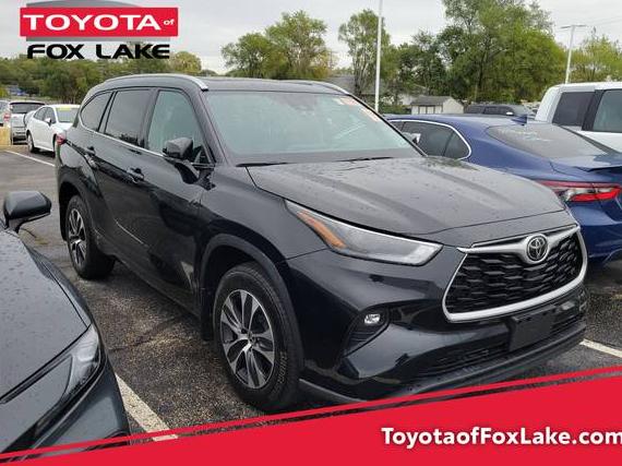 TOYOTA HIGHLANDER 2022 5TDHZRBH5NS236650 image