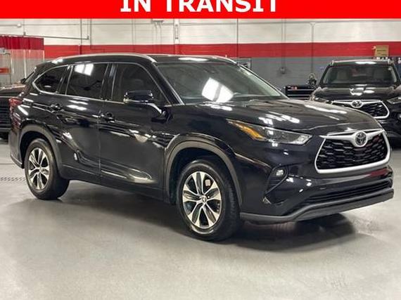 TOYOTA HIGHLANDER 2022 5TDGZRAH7NS547719 image