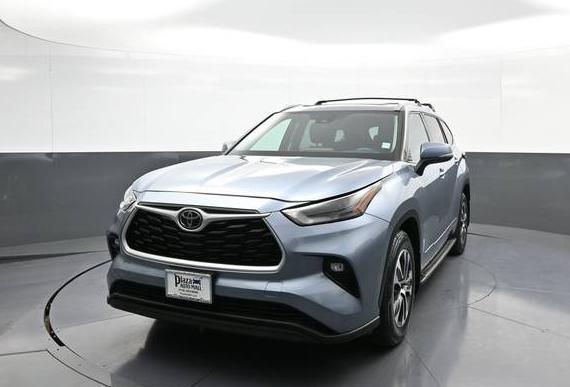 TOYOTA HIGHLANDER 2022 5TDGZRBH9NS240311 image