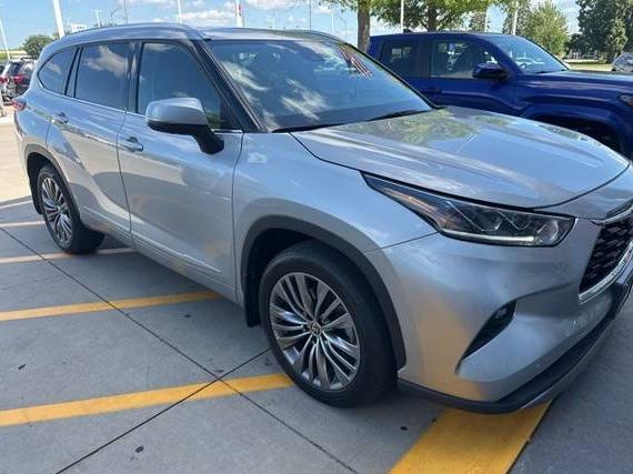 TOYOTA HIGHLANDER 2022 5TDFZRBH4NS173760 image