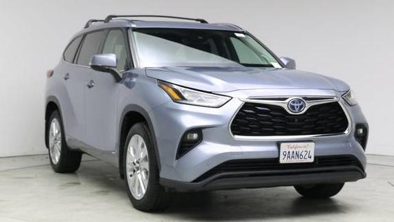 TOYOTA HIGHLANDER 2022 5TDXBRCH4NS084813 image