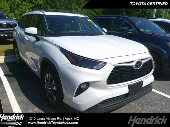 TOYOTA HIGHLANDER 2022 5TDHZRBH7NS225889 image