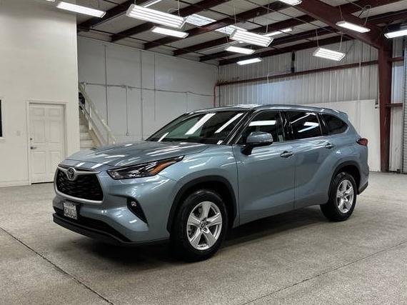 TOYOTA HIGHLANDER 2022 5TDZZRAH8NS131039 image