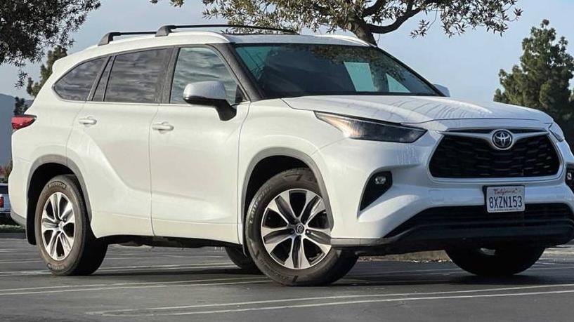 TOYOTA HIGHLANDER 2022 5TDHZRAH1NS100792 image