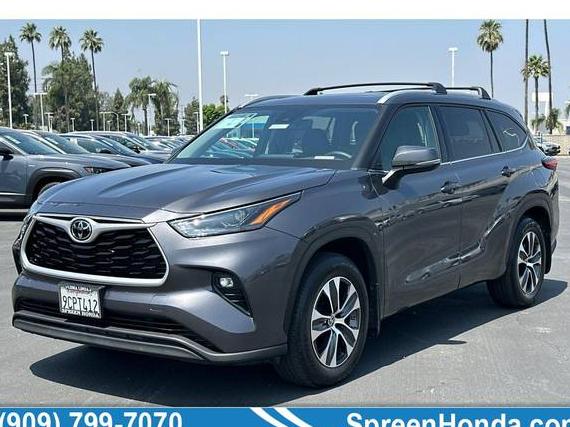 TOYOTA HIGHLANDER 2022 5TDHZRAH7NS554769 image
