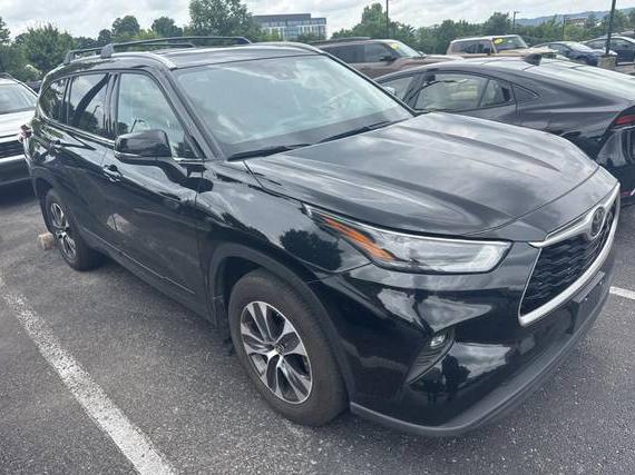 TOYOTA HIGHLANDER 2022 5TDHZRBH2NS586883 image