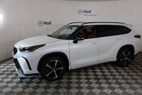 TOYOTA HIGHLANDER 2022 5TDLZRBHXNS238260 image