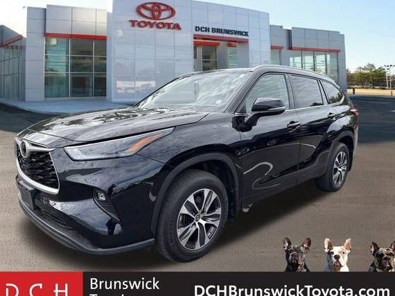 TOYOTA HIGHLANDER 2022 5TDHZRBH0NS169813 image TOYOTA HIGHLANDER 2022 5TDHZRBH0NS169813 image