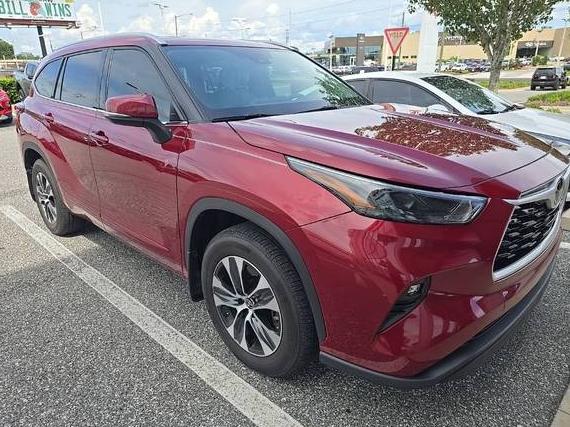TOYOTA HIGHLANDER 2022 5TDGZRAH9NS550993 image