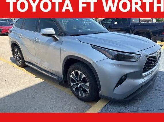 TOYOTA HIGHLANDER 2022 5TDGZRAH9NS545891 image