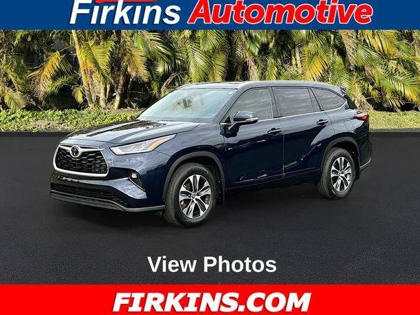 TOYOTA HIGHLANDER 2022 5TDGZRAH4NS140876 image