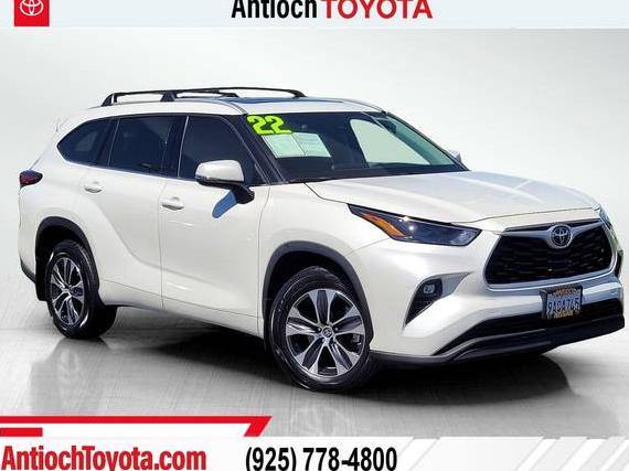 TOYOTA HIGHLANDER 2022 5TDHZRBH0NS570603 image