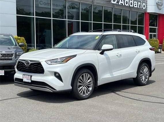 TOYOTA HIGHLANDER 2022 5TDFZRBH9NS216781 image