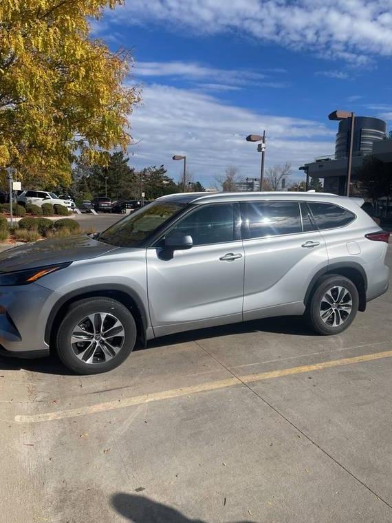 TOYOTA HIGHLANDER 2022 5TDGZRBH3NS573815 image TOYOTA HIGHLANDER 2022 5TDGZRBH3NS573815 image