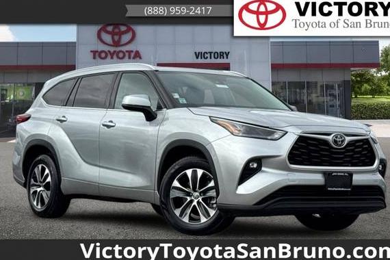 TOYOTA HIGHLANDER 2022 5TDGZRAH6NS117583 image