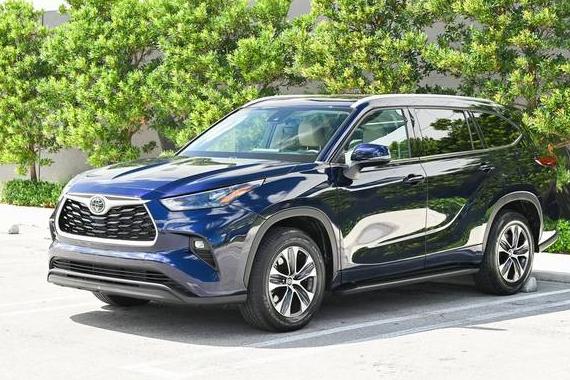 TOYOTA HIGHLANDER 2022 5TDGZRAH5NS560100 image