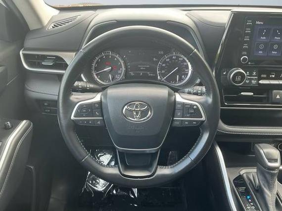 TOYOTA HIGHLANDER 2022 5TDGZRBH5NS188675 image