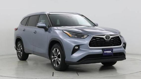 TOYOTA HIGHLANDER 2022 5TDHZRAH7NS125101 image