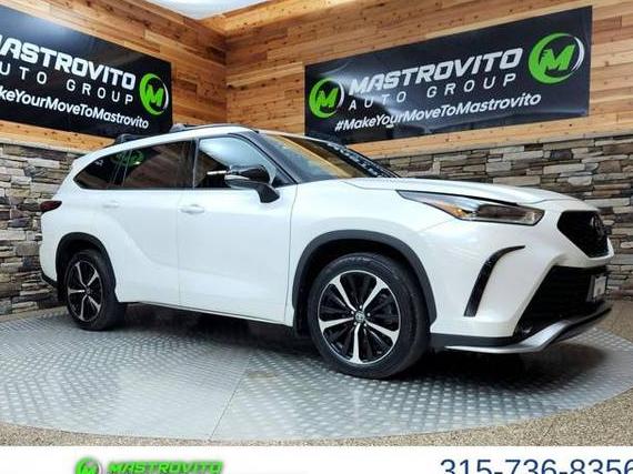 TOYOTA HIGHLANDER 2022 5TDLZRBH1NS248451 image